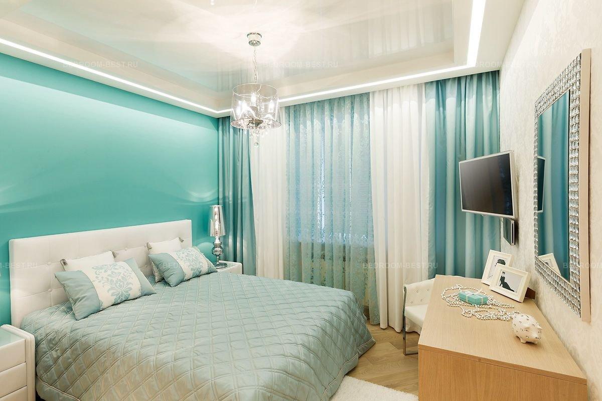 Спальня в классическом синем цвете